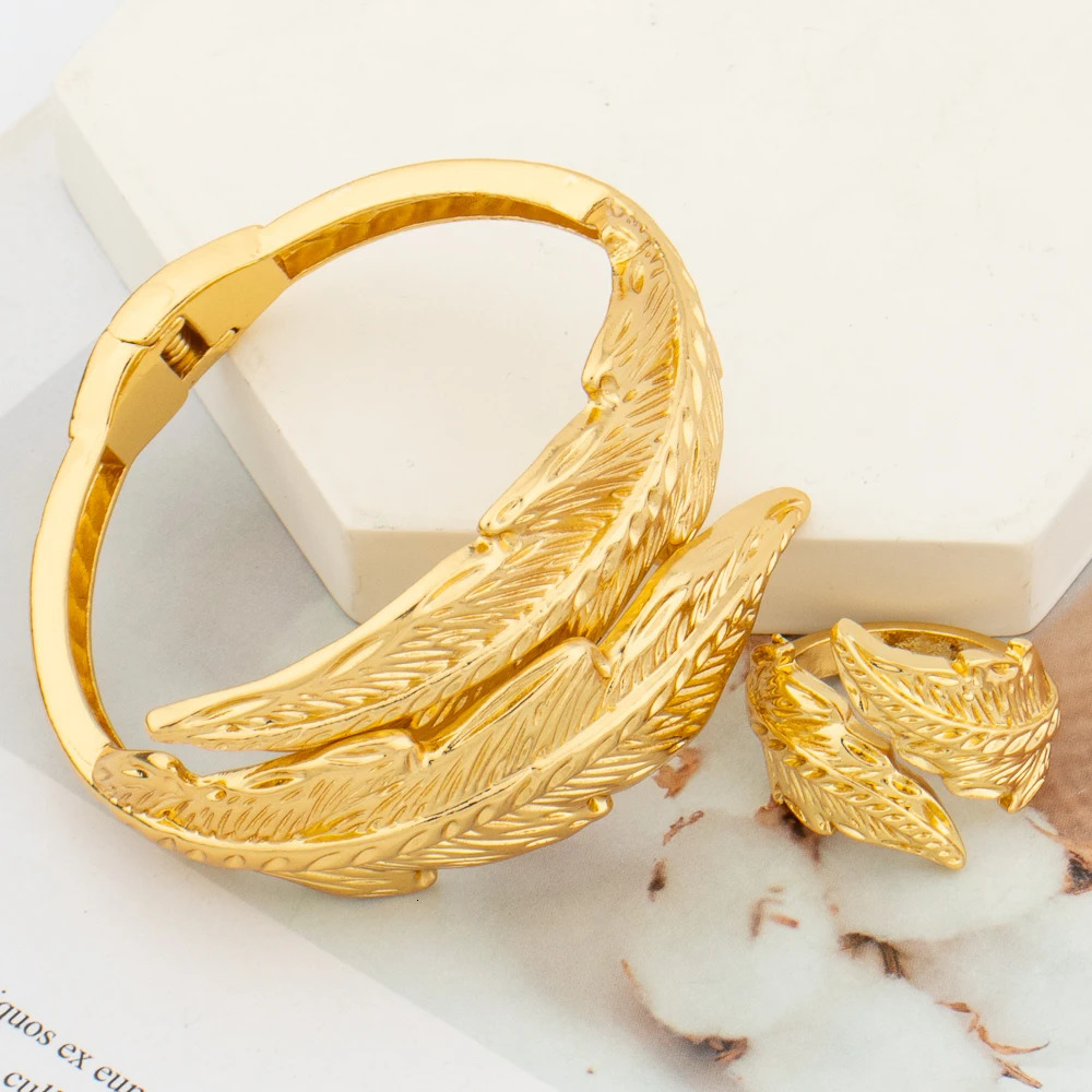 Cuff Bangle and Ring Jewelry Set for Dubai African 18k Gold Color Hand Bracelet Cocktail Ring Jewelry Set for Weddings Bride 240717