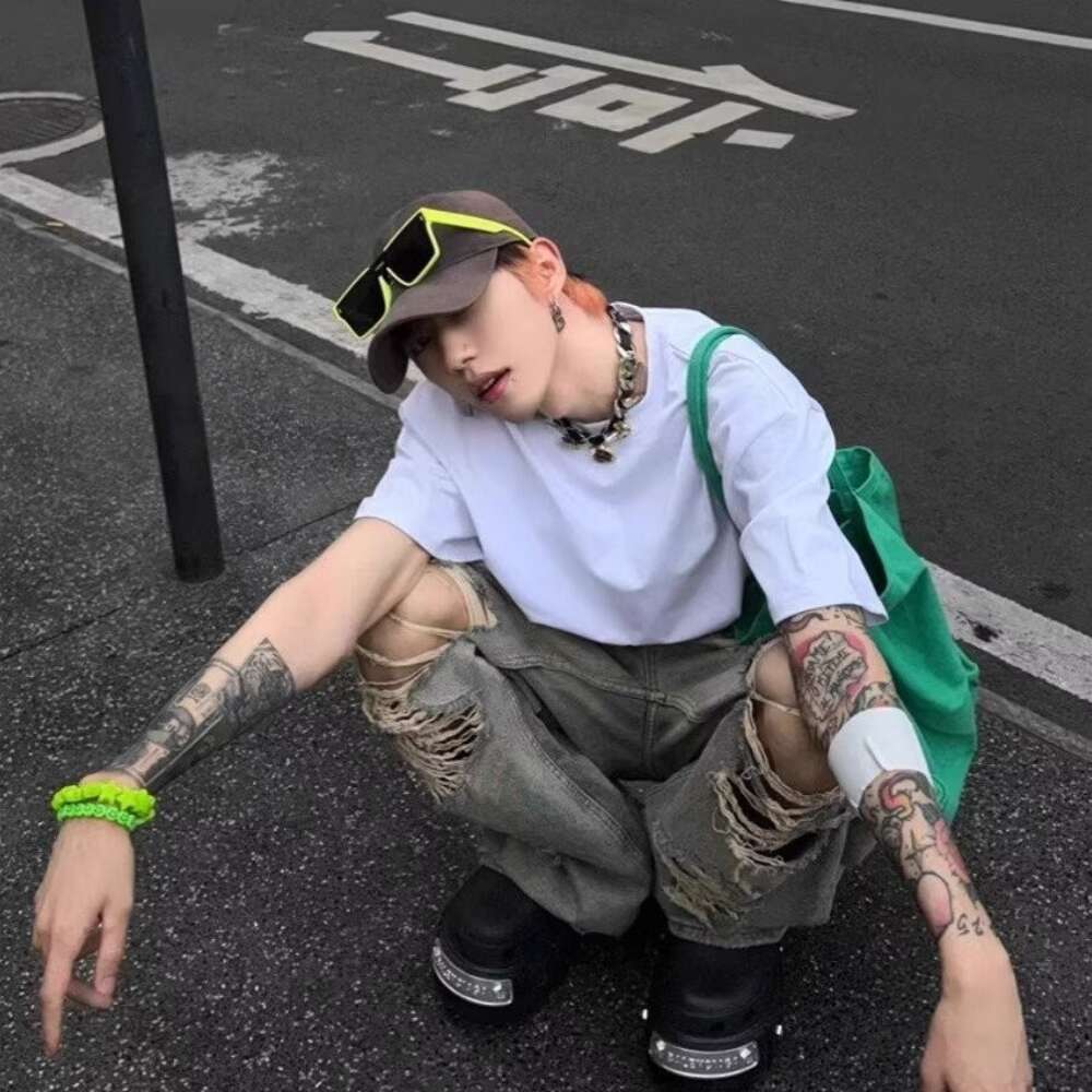 American washed pants, high street ripped jeans, men's straight leg loose and high-end beggar pants