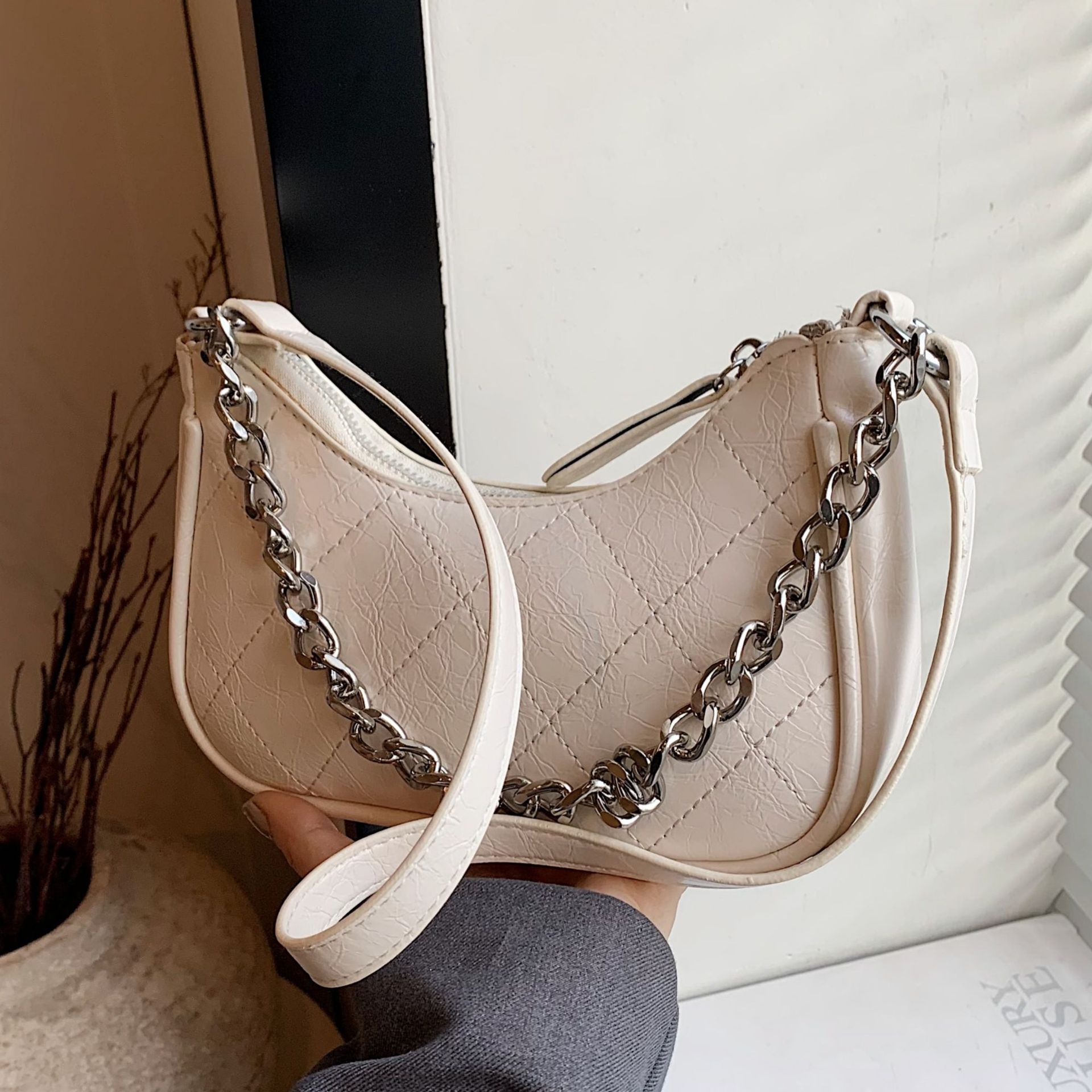 French niche texture underarm women's 2024 new fashion chain diamond grid handbag single shoulder crossbody bag H7.18#28