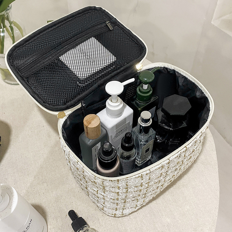 Tote simple large capacity small fragrance makeup Ins style girl toiletry bag travel high appearance level cosmetics storage