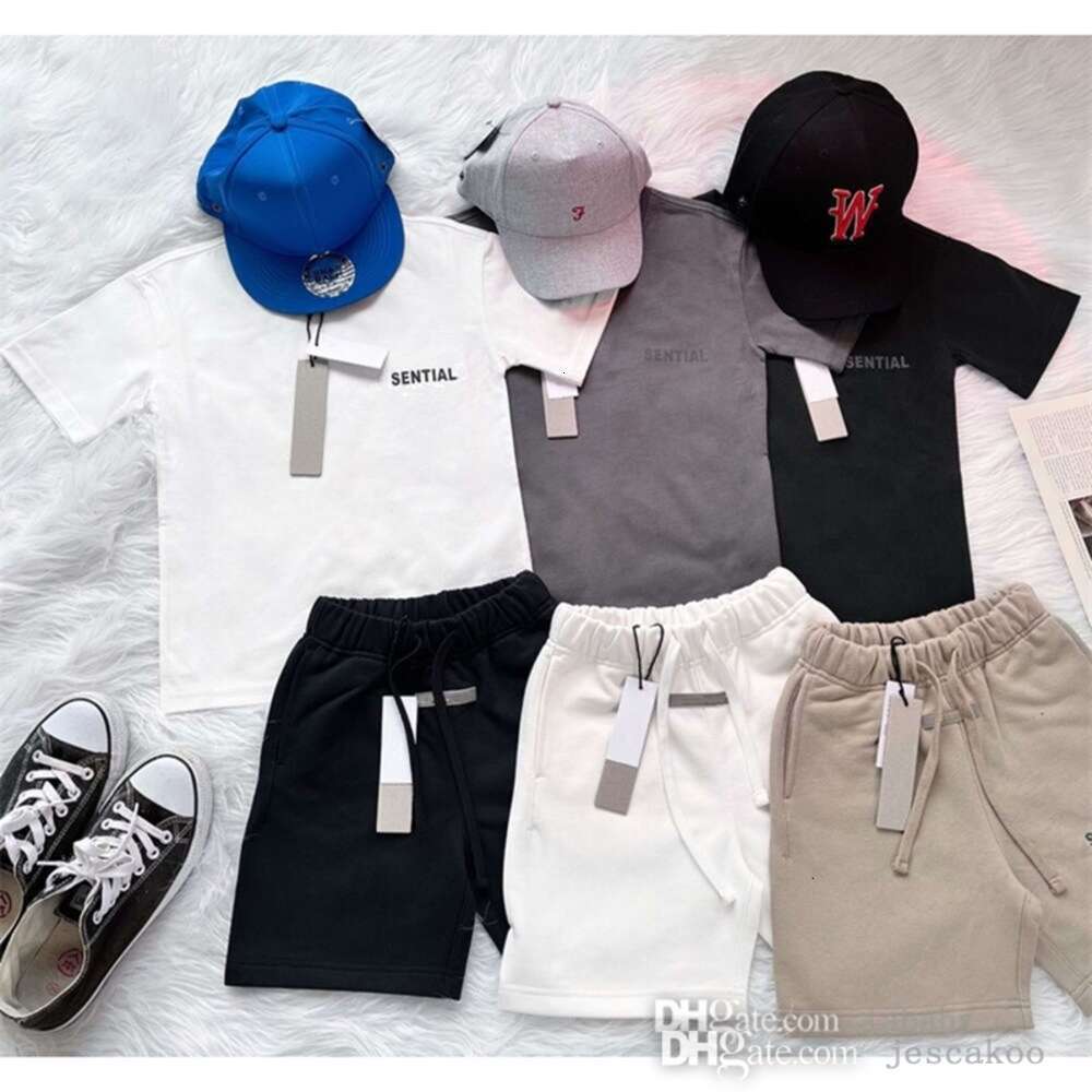 Kids Tracksuit Designer Clothes Boys Girls Casual Sports Sweatsuit Two Piece Set Short Sleeve Pullover T-shirts And Shorts Sets For Toddlers Childrens Outfits