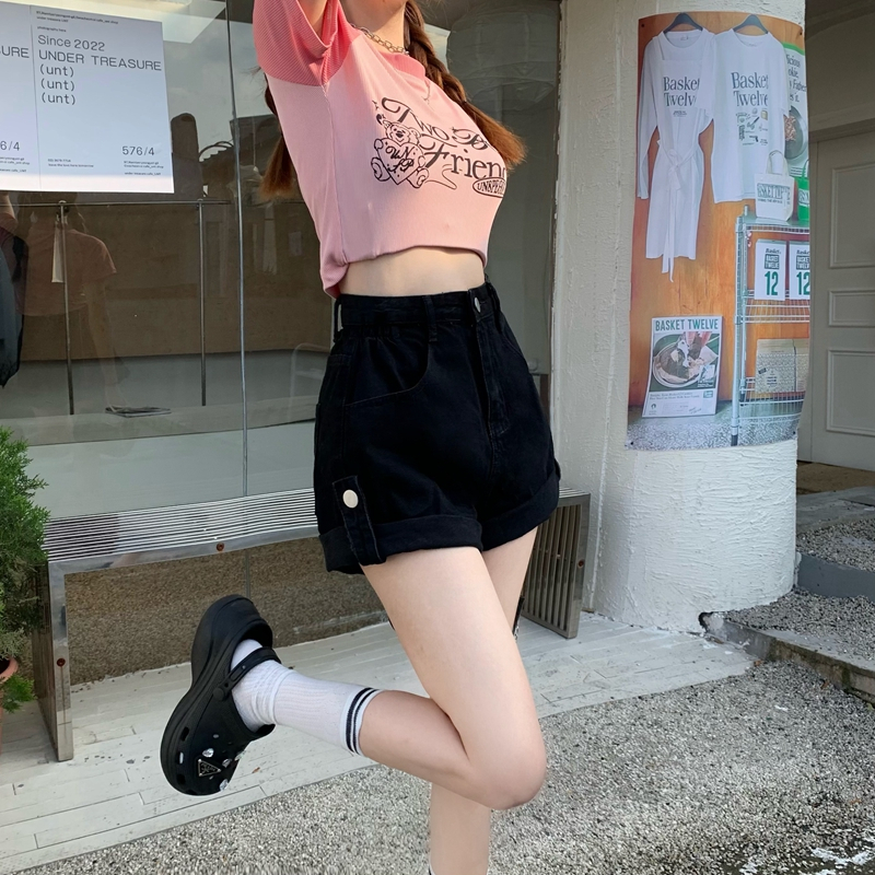 High waisted denim shorts women in summer 2022, thin black design with rolled edges for slimming and loose A-line wide leg hot pants