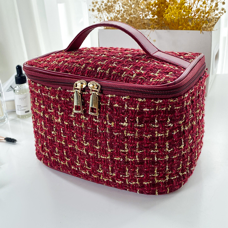 Tote simple large capacity small fragrance makeup Ins style girl toiletry bag travel high appearance level cosmetics storage