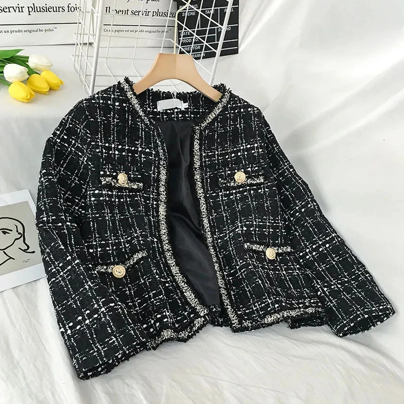 Vintage Tweed Plaid Cropped Jacket Women Spring Autumn Elegant Slim Long Sleeve Cardigan Coats Street Korean Fringe Outerwear 240712