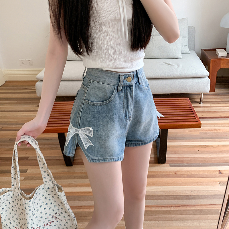 New product lighing delivery, summer new hot pants, heavy-duty girl like butterfly bow straight leg casual denim shorts for women