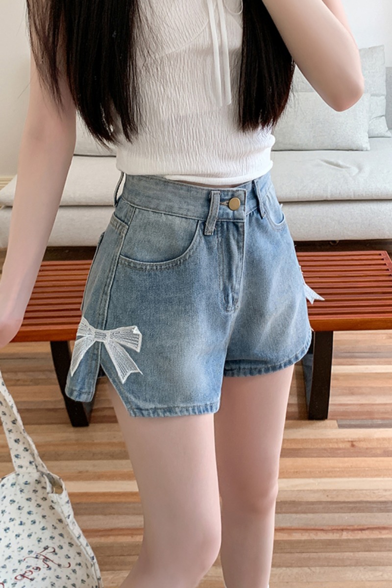 New product lighing delivery, summer new hot pants, heavy-duty girl like butterfly bow straight leg casual denim shorts for women