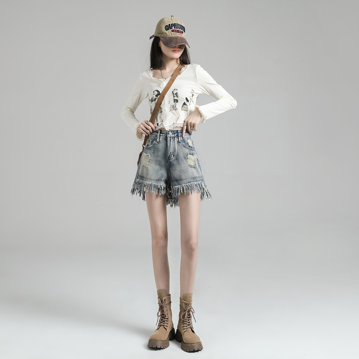 Lighing shipped blue fringed ripped denim shorts for women 2024 summer new high waist slimming A-line wide leg hot pants