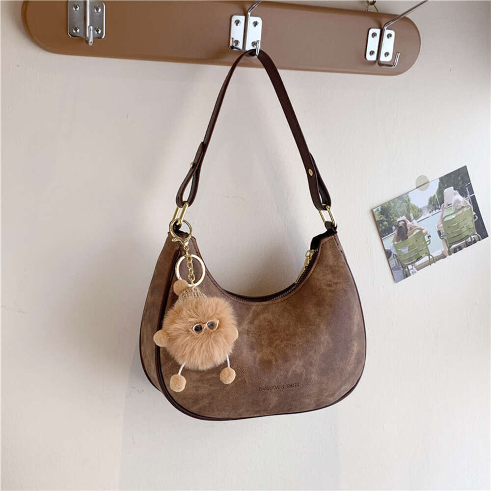 High end handbag for women in autumn winter 2023, new fashionable underarm bag, niche design, casual and versatile single shoulder crossbody bag H7.18