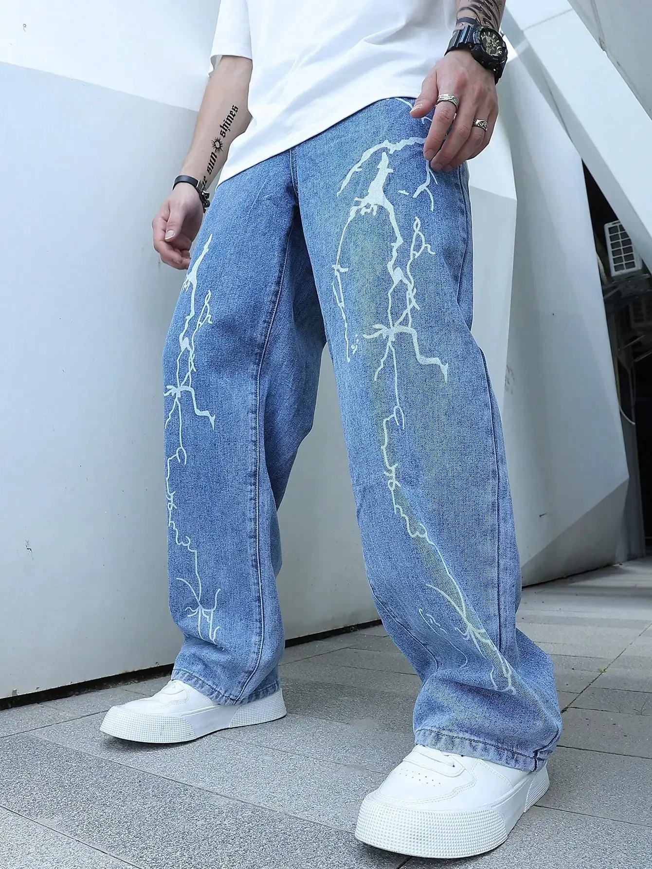 Graffiti printed jeans for mens gradient hip-hop Trojan harem cartoon loose casual ankle strap pants for mens denim jeans 240710