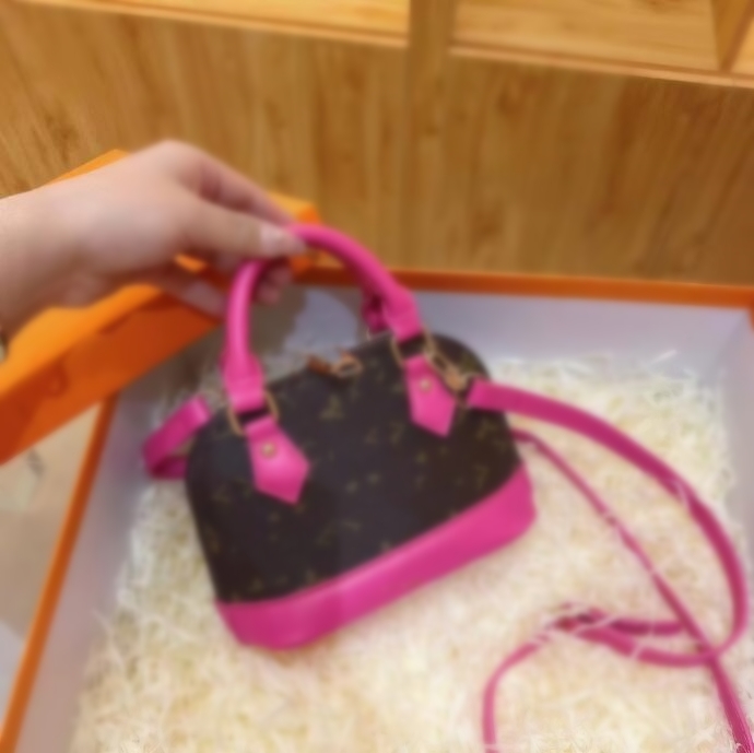 Designer cross body bag Shoulder Bags Luxury Brand handbag Women bag Leather Female Casual Mini Shell Bag