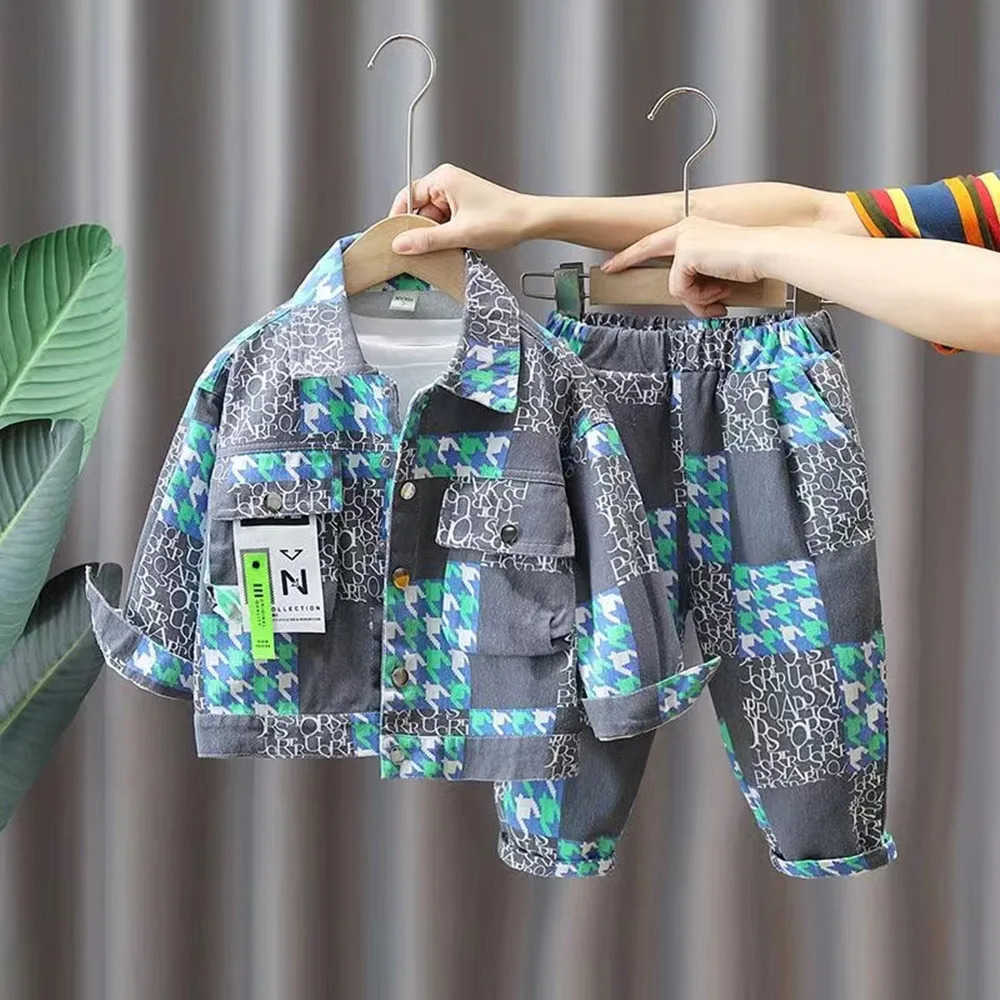 Clothing Sets Boys Spring and Autumn Denim Set 2024 New Baby Fashionable and Fashionable Clothes Childrens Handsome Two Piece Set Kids UO00
