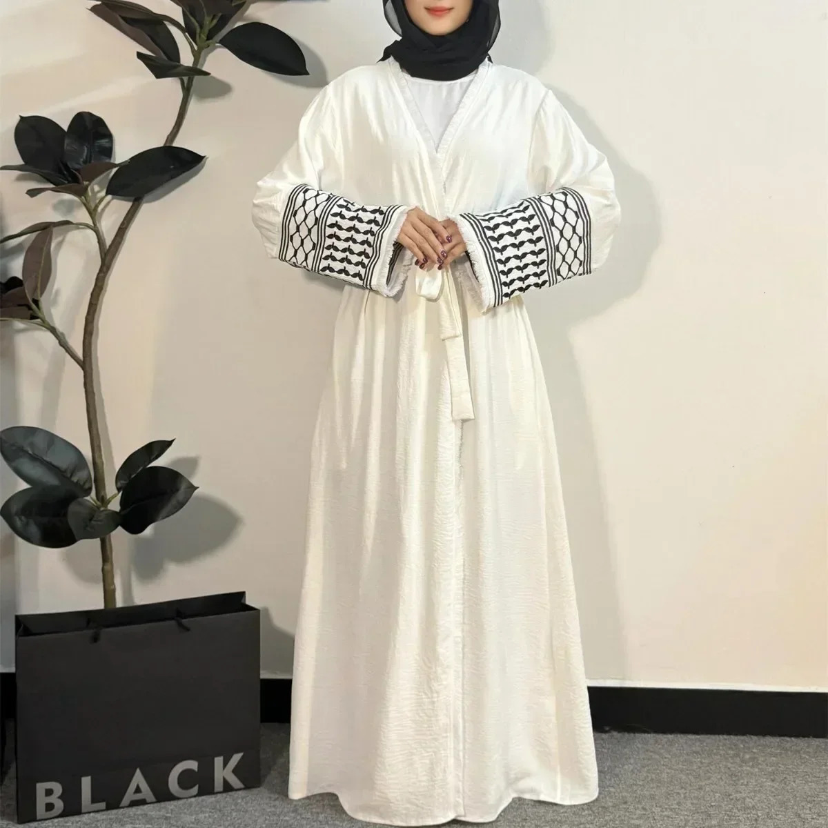 Open Front Abaya Muslim Long Sleeve Cardigan Abayas Maxi Dress Womens Clothing Tassel Embroidery Out Kaftans Women Jilbabs 240715wtt
