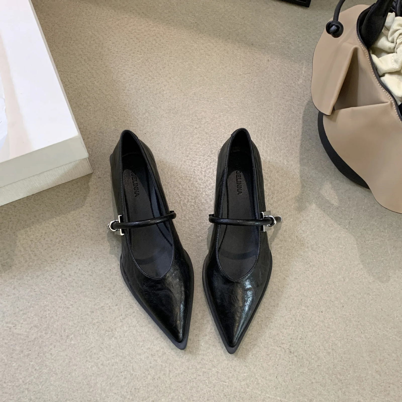 Vintage Pointy Single Shoe Womens Metal Buckle Square with A Line Allinone American Heel Shoes 240718