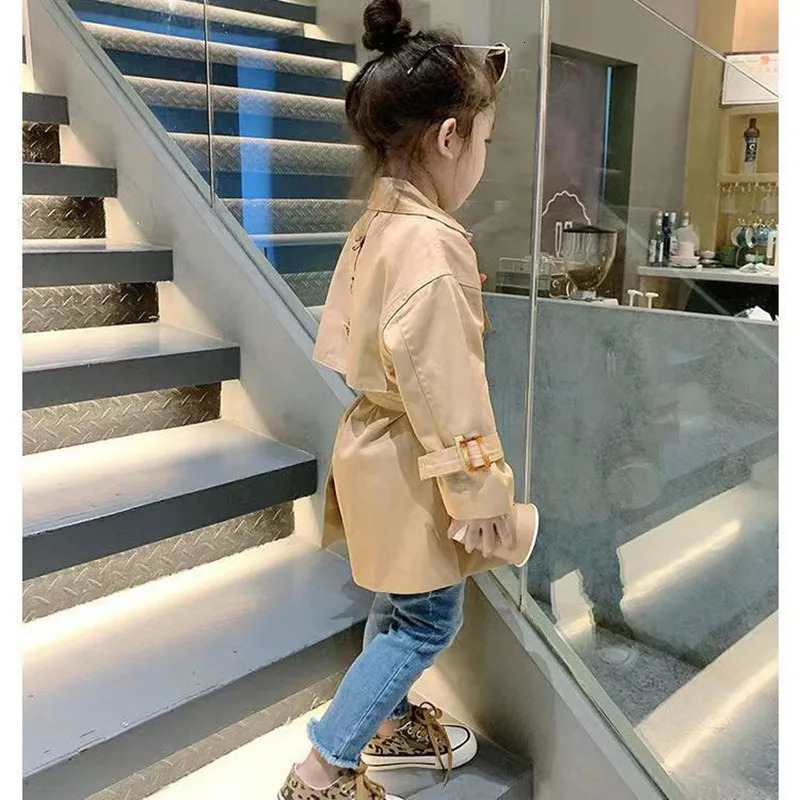 FaShion Baby Girls Trench Coat Mid Length Autumn Childrens British Style Coat Baby Clothing Korean Version Coat 2-8Y 240711
