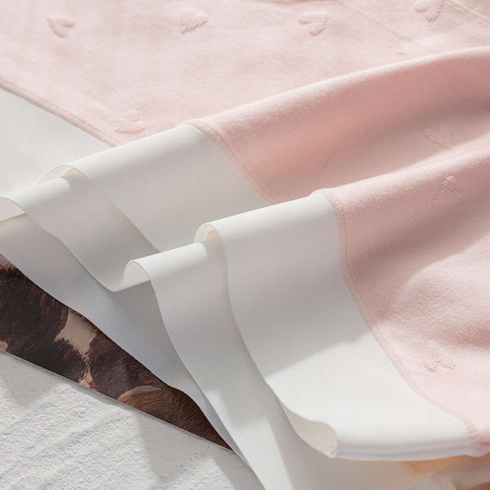 Soft Cream Colored Heart-shaped Girl's Made of Cotton 5A Antibacterial Crotch Women, Breathable and Seamless Underwear for Women Lingerie Calecon