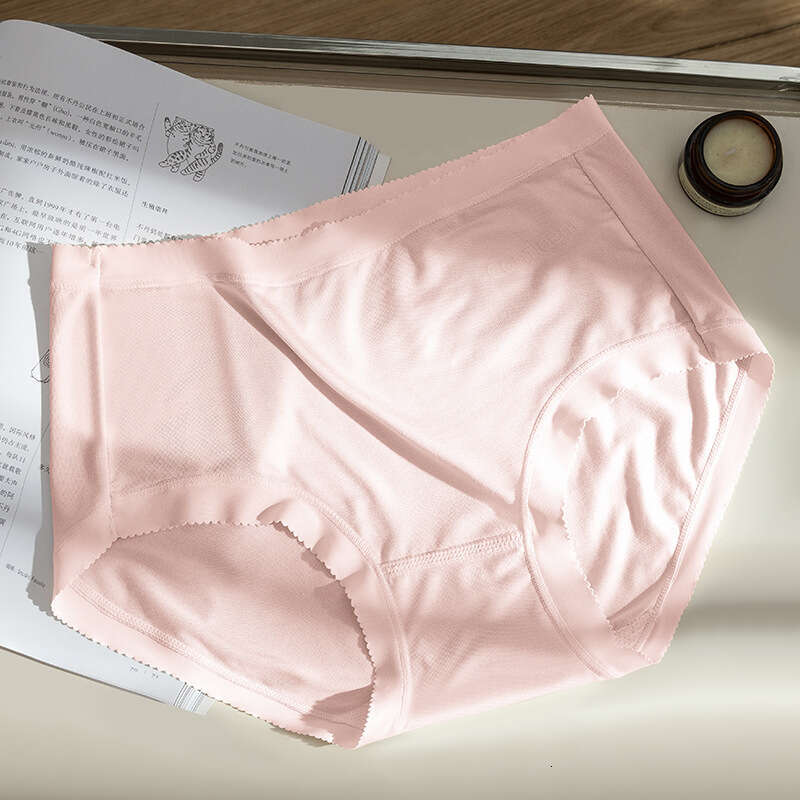 Ins Style Nude Breathable Antibacterial Mulberry Silk Crotch Women's Triangle Pants Skin Friendly Seamless Underwear Women Lingerie Women Underwe