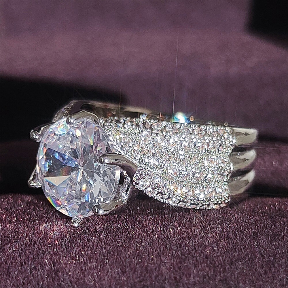 Designer Jewellery High Quality Classic Prong Setting Diamond Zircon Inlaid Ring for Valentine's Day Gift and Versatile Wear Textured Elegant Acc