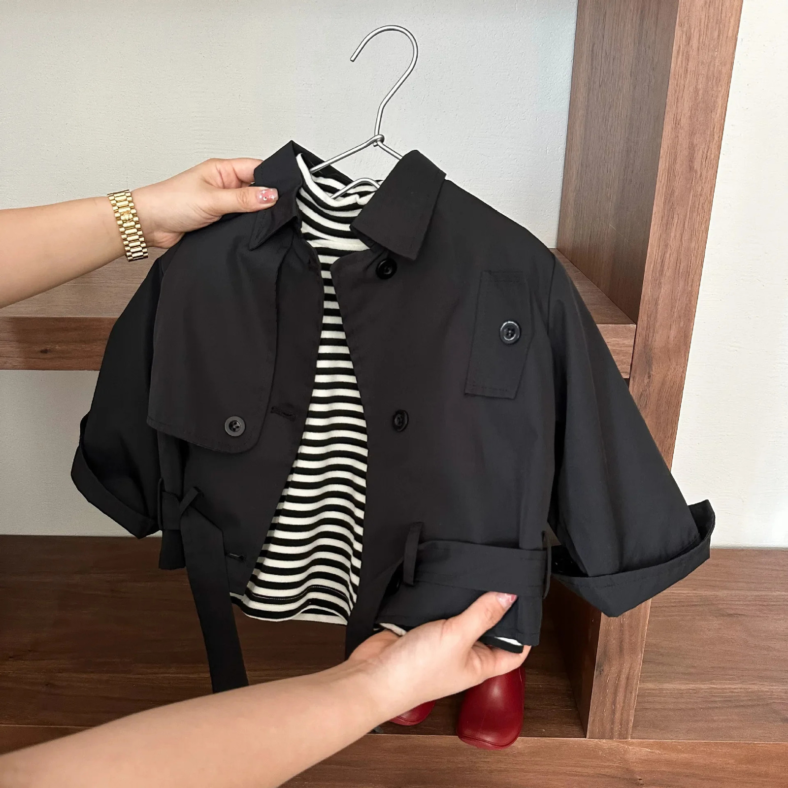 Kids Overcoat Autumn Boys and Girls Solid Color Personalized Coat Baby Short Belt Trench Coat 240711