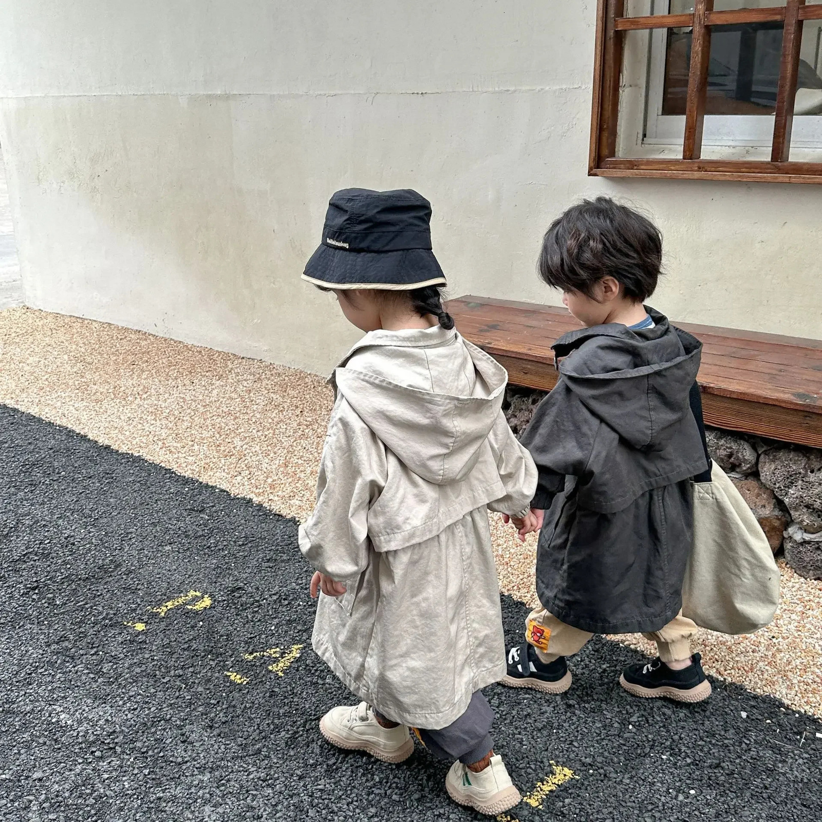 4561D Childrens Coat Long Trench Coat Spring Girls Hooded Windbreaker Korean Casual Loose Boys Coat Outerwear 240711