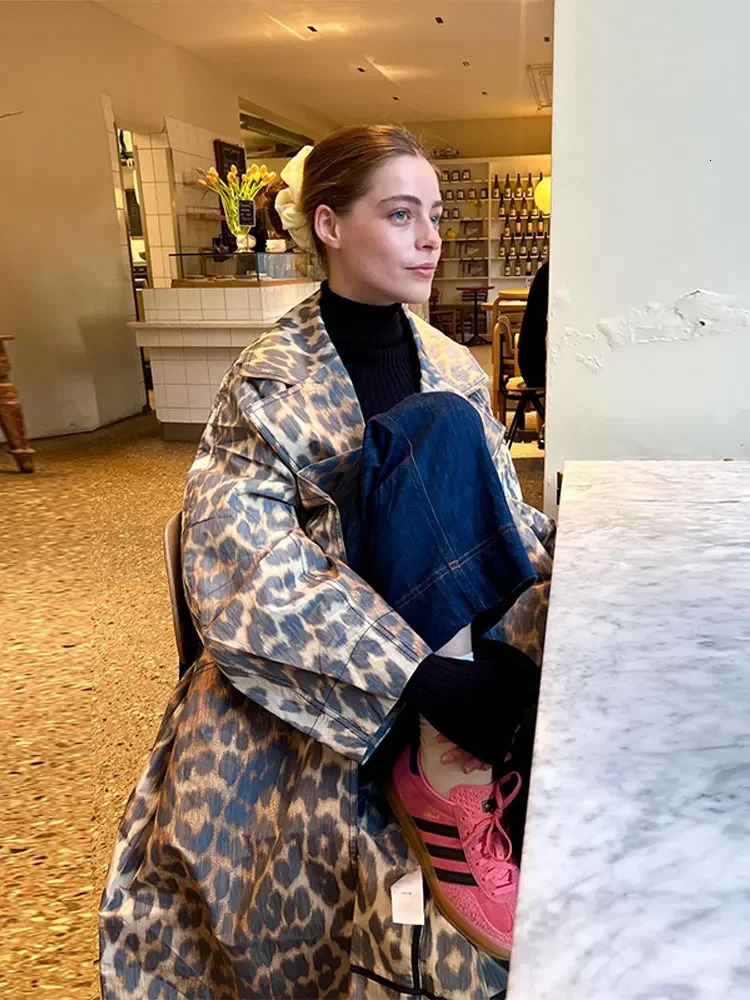 Chic Vintage Leopard Print Lapel Long Jacket Elegant Women Full Sleeves Single Breasted Coat Spring Female Street Overcoat 240712