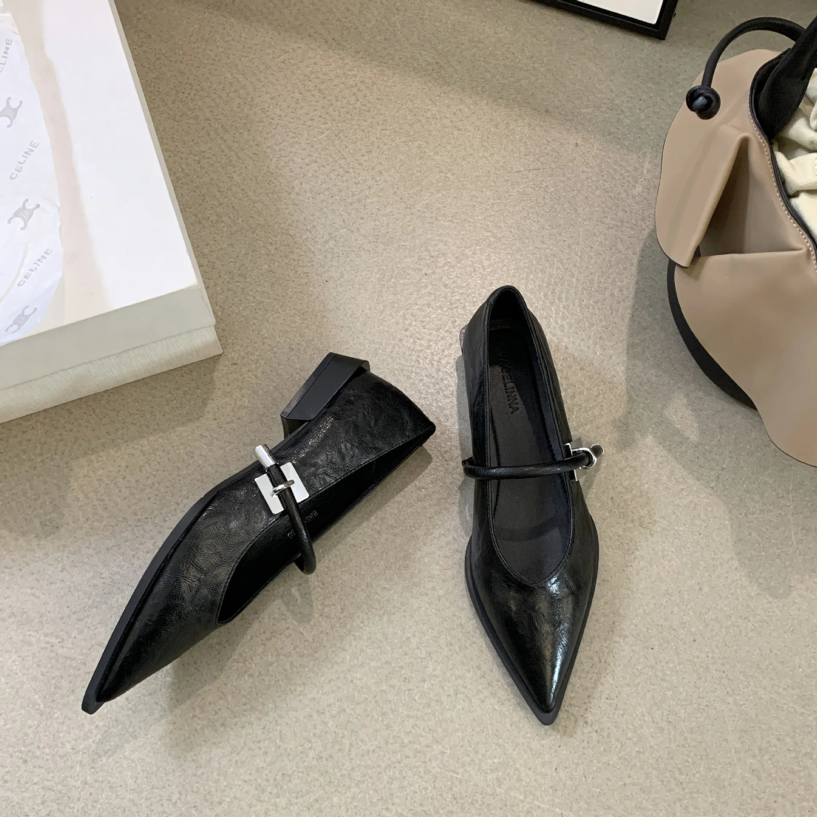 Vintage Pointy Single Shoe Womens Metal Buckle Square with A Line Allinone American Heel Shoes 240718