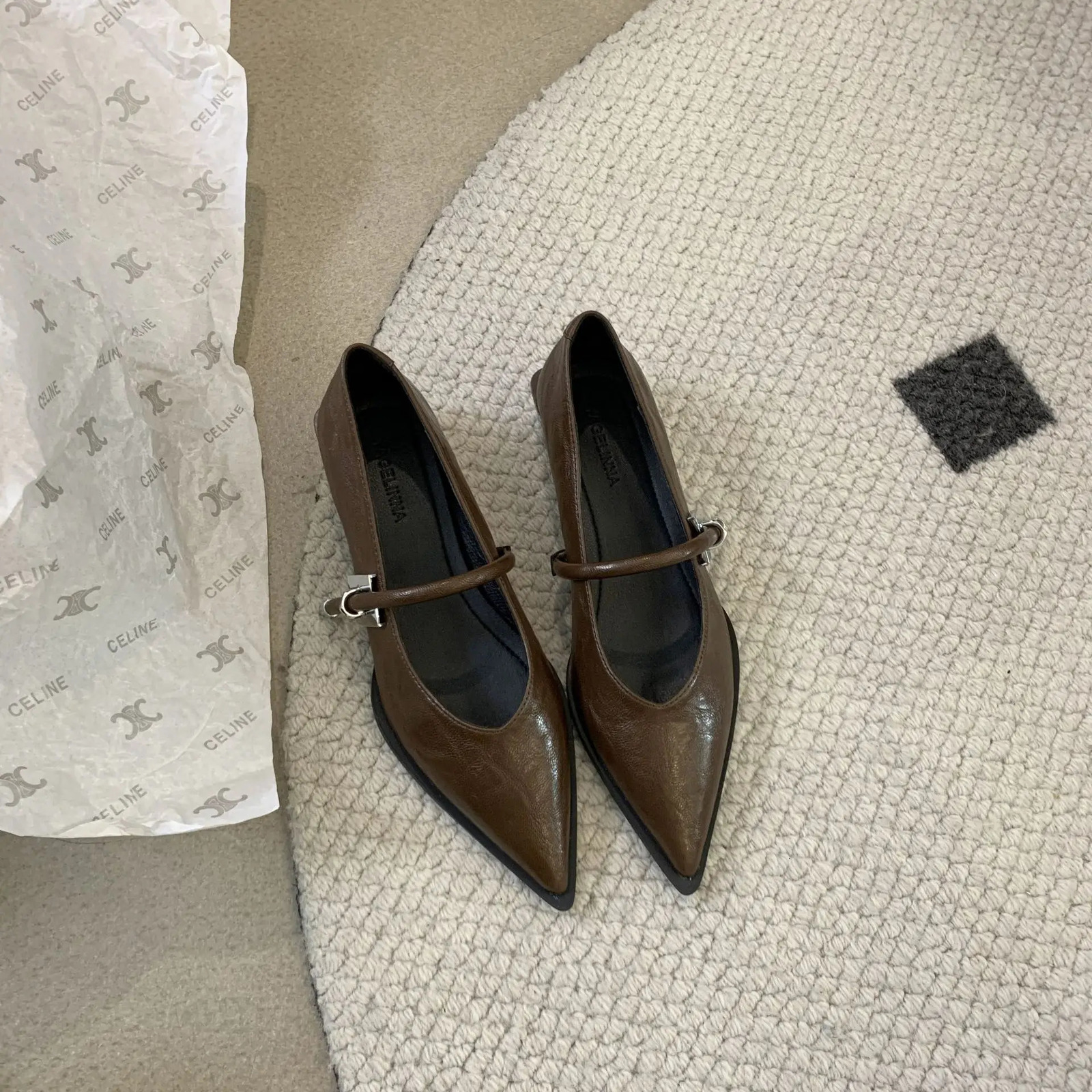 Vintage Pointy Single Shoe Womens Metal Buckle Square with A Line Allinone American Heel Shoes 240718