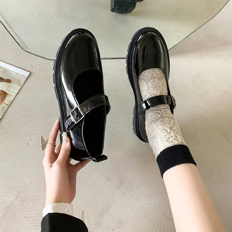 Plus Size Shoes for Women Sting Bead Buckle Strap Womens High Heels Fretwork Ladies Pumps Low Heel Mary Jane 240718