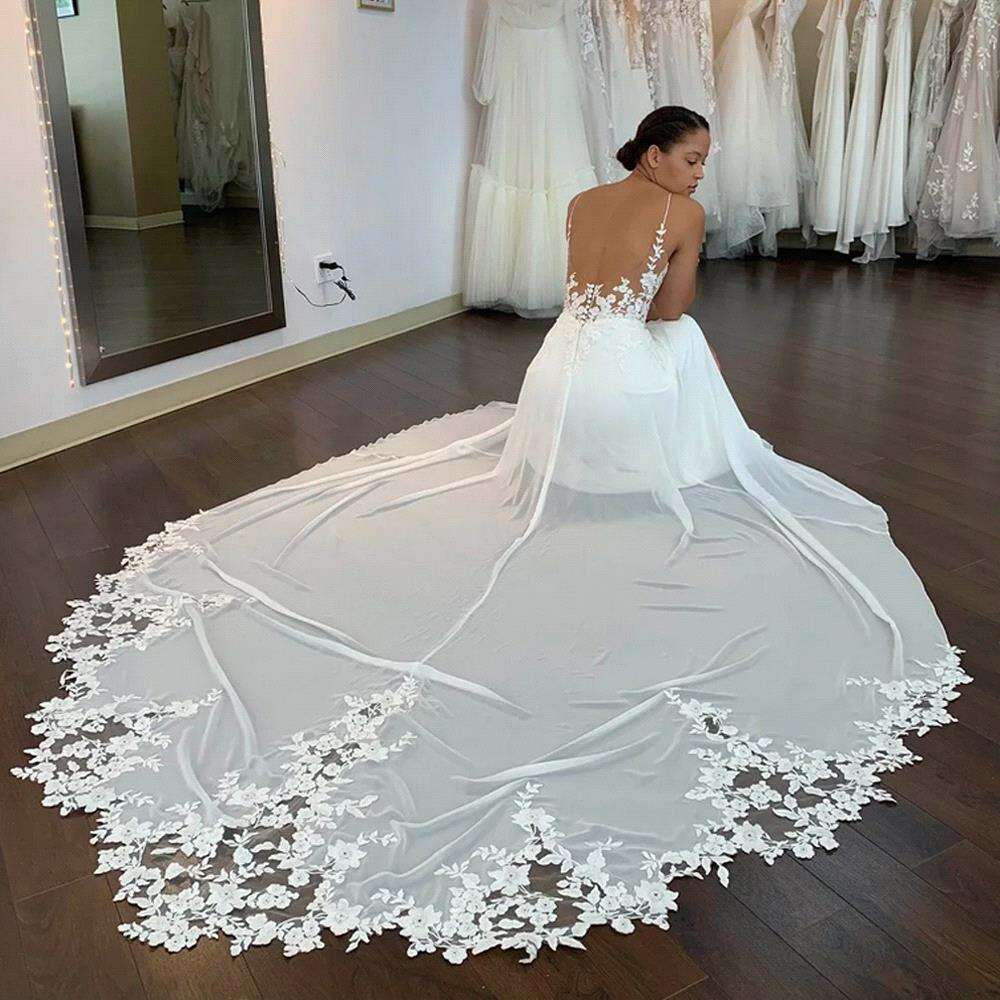 Simple Spaghetti Straps Wedding Dresses For Women Lace V Neck Satin A Line Backless Appliques Bridal Gowns Vestidos De Novia