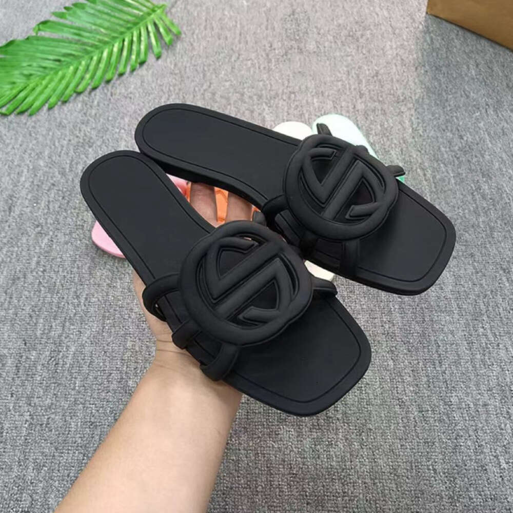 Womens designer sandals with sliders Luxury flat slippers Summer beach sandals Classic rubber sliders Outdoor fashion casual womens shoes