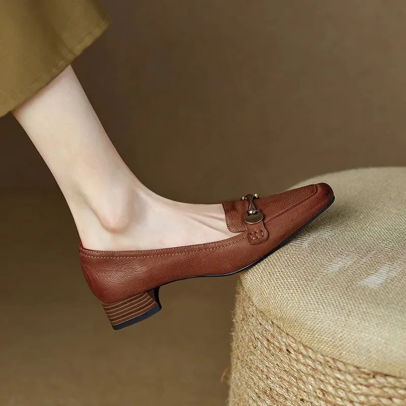 True Soft Leather Single Shoes Women Spring Square Head Middle Heel Thick 240718