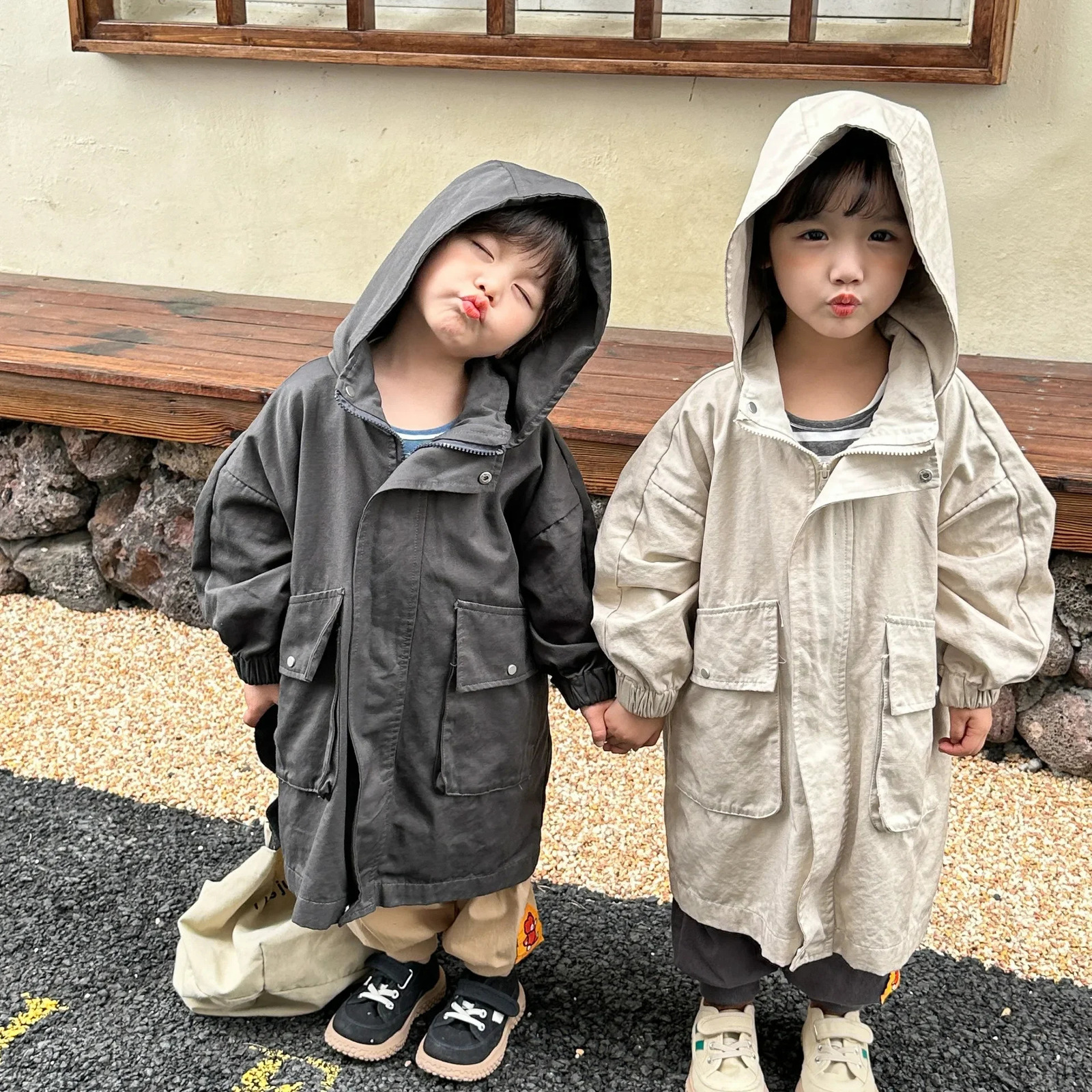 4561D Childrens Coat Long Trench Coat Spring Girls Hooded Windbreaker Korean Casual Loose Boys Coat Outerwear 240711