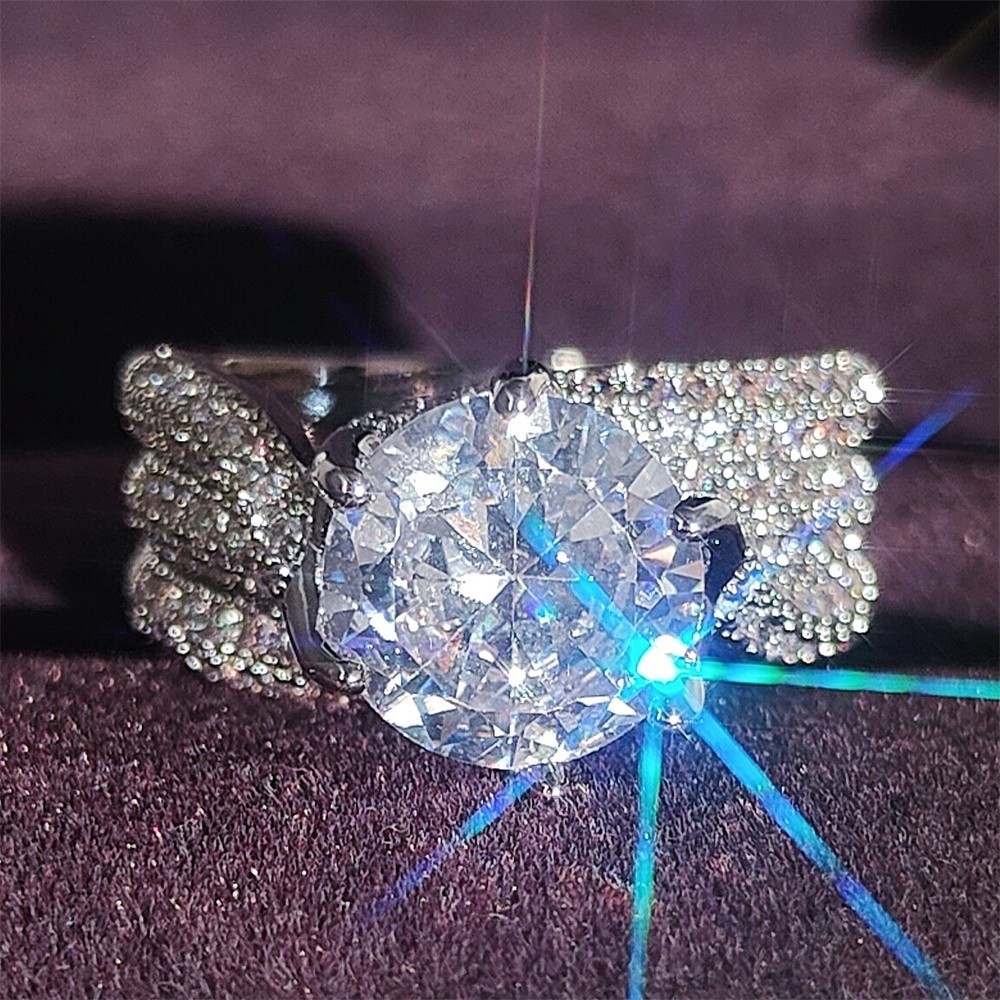 Designer Jewellery High Quality Classic Prong Setting Diamond Zircon Inlaid Ring for Valentine's Day Gift and Versatile Wear Textured Elegant Acc