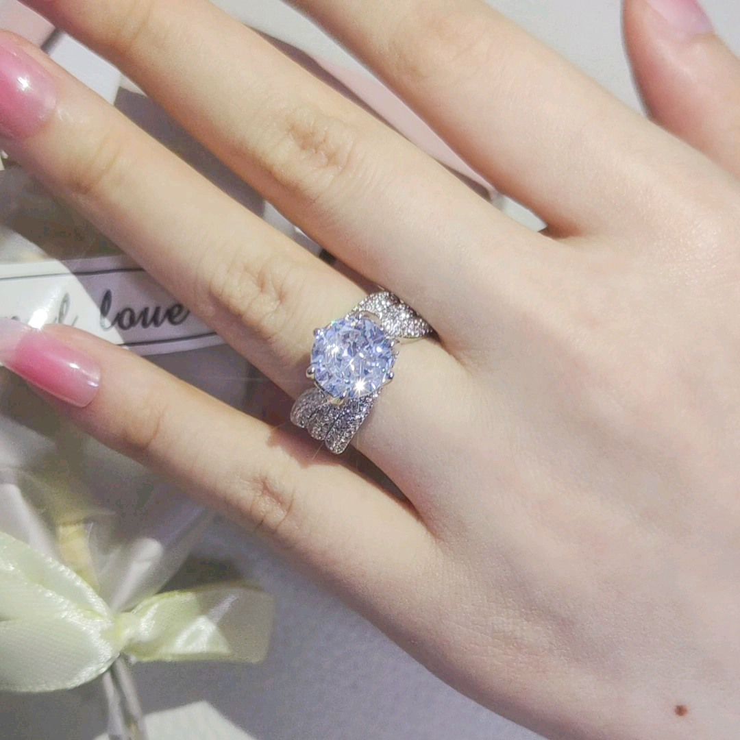 Designer Jewellery High Quality Classic Prong Setting Diamond Zircon Inlaid Ring for Valentine's Day Gift and Versatile Wear Textured Elegant Acc