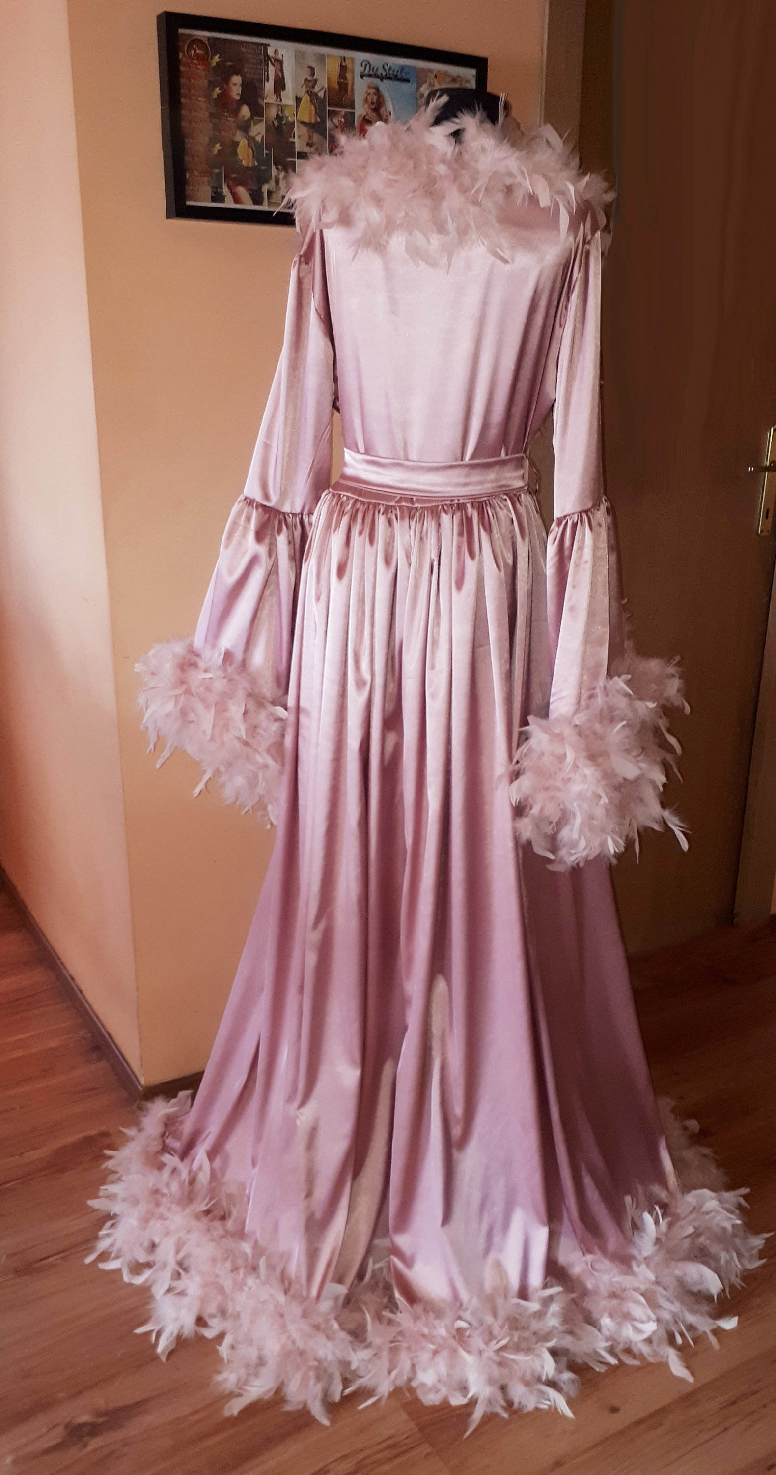Elegant Velvet Bathrobe Dress for Photoshoots Feather V Neck Long Robes Photo Shoot Mother and Daughter Dresses Custom Made