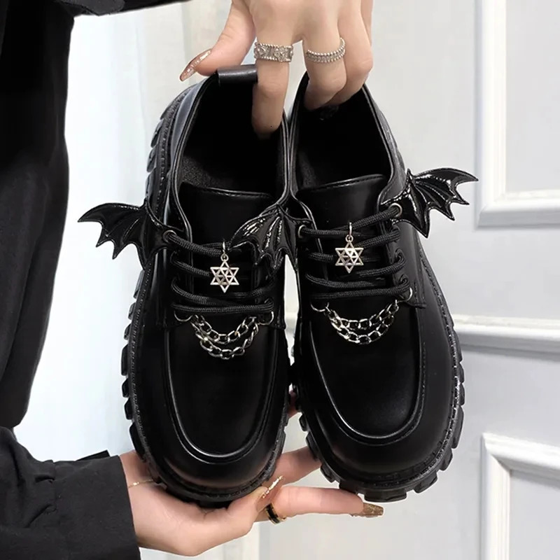 Fashion Metal Chain Mary Janes for Women Patent Leather Gothic Lolita Shoes Woman College Style Platform Jane 240718