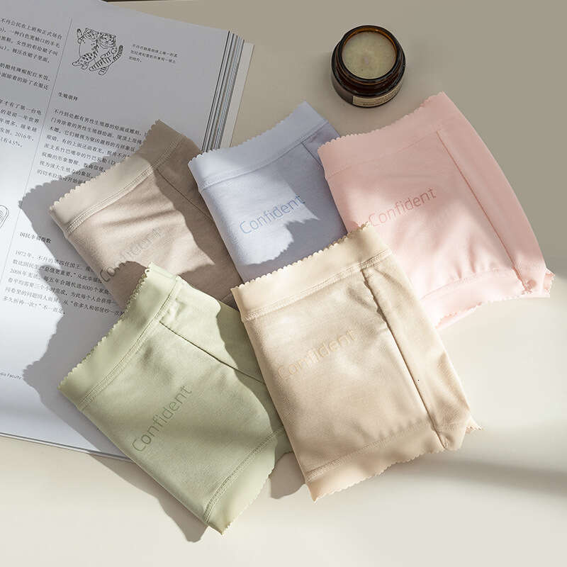 Ins Style Nude Breathable Antibacterial Mulberry Silk Crotch Women's Triangle Pants Skin Friendly Seamless Underwear Women Lingerie Women Underwe
