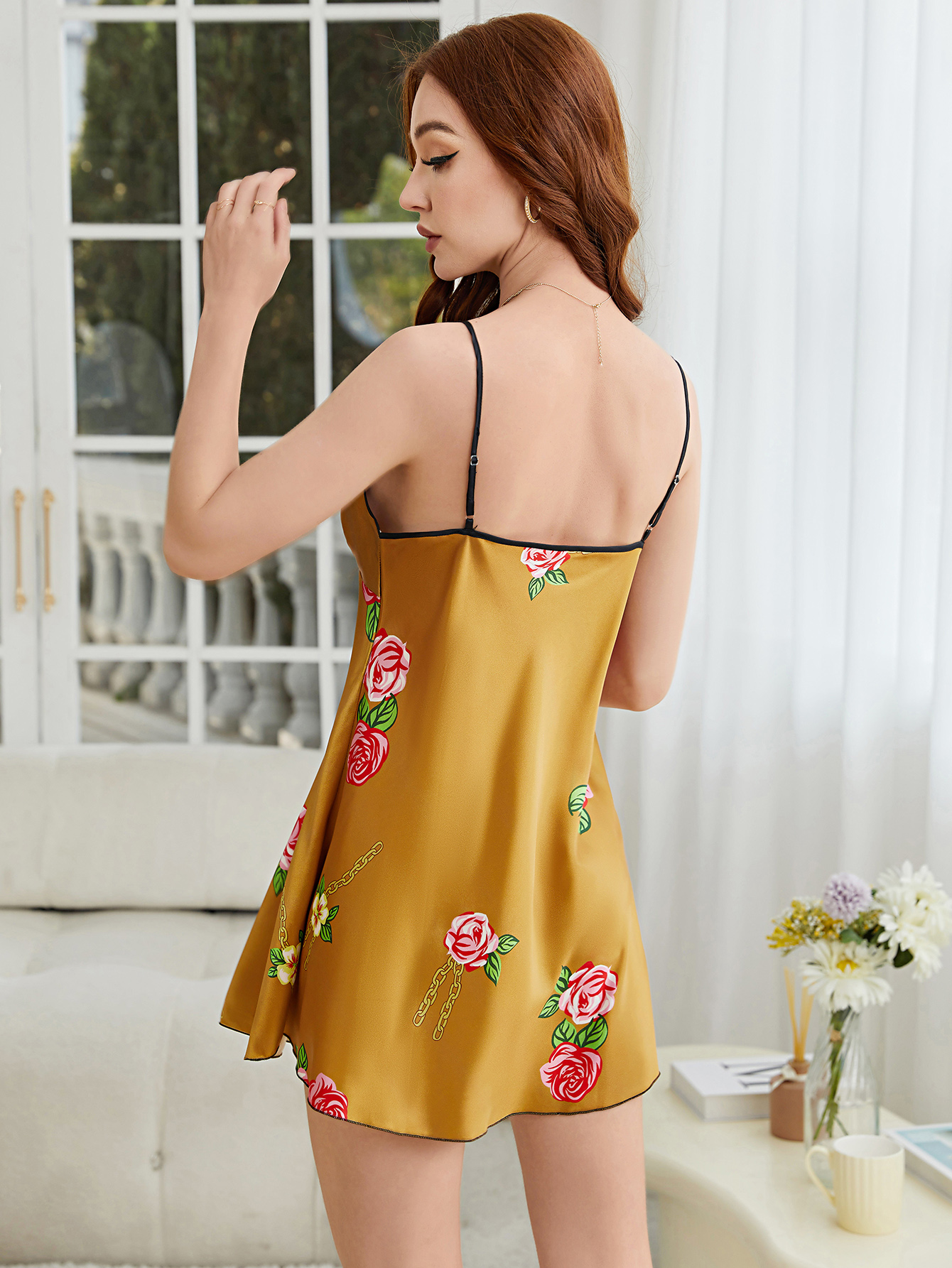 Women's home clothes with sharp corners, short hanging skirt, silk, yellow background, peony flower S113