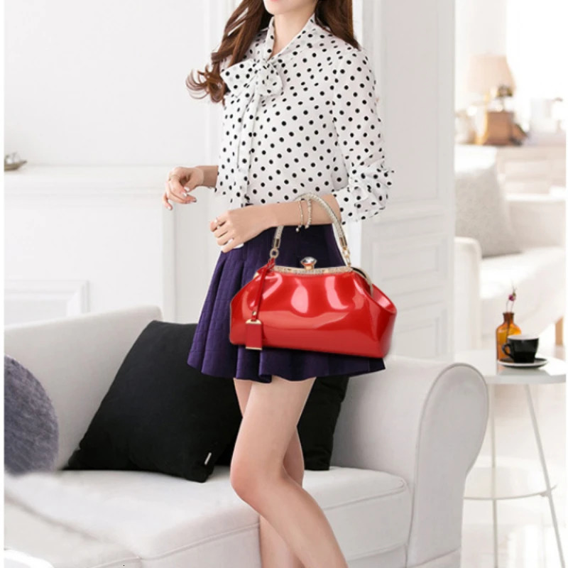 Lace leather bright face womens bag bridal wedding atmosphere diamond handle womens shoulder bag diagonal shoulder bag 240704