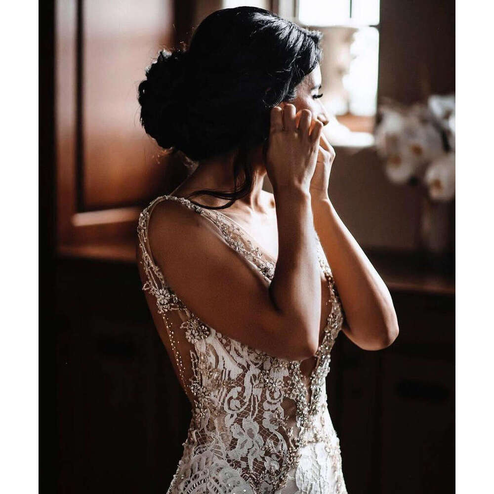 Women Crystal Beaded Mermaid Wedding Dresses 2023 Illusion V Neck Backless Vintage Lace Bridal Gowns Robe de Mariee