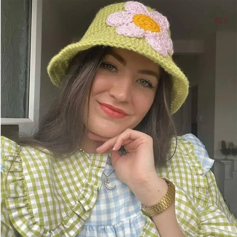 Elegant Bucket Hat Colorful Crochet Hat Holiday Decors Vacation Hat Western Cloch for Schoolgirls 240712