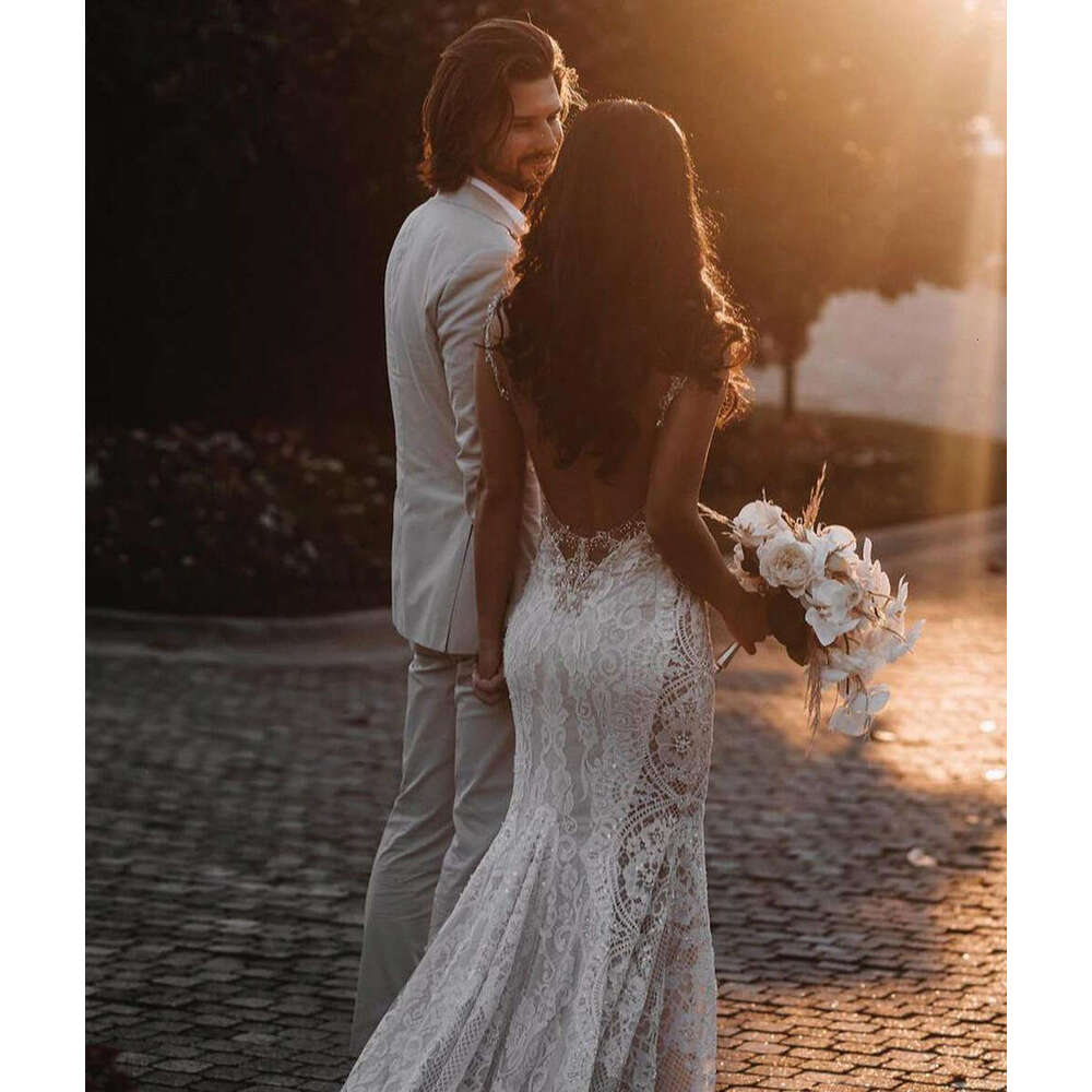 Women Crystal Beaded Mermaid Wedding Dresses 2023 Illusion V Neck Backless Vintage Lace Bridal Gowns Robe de Mariee