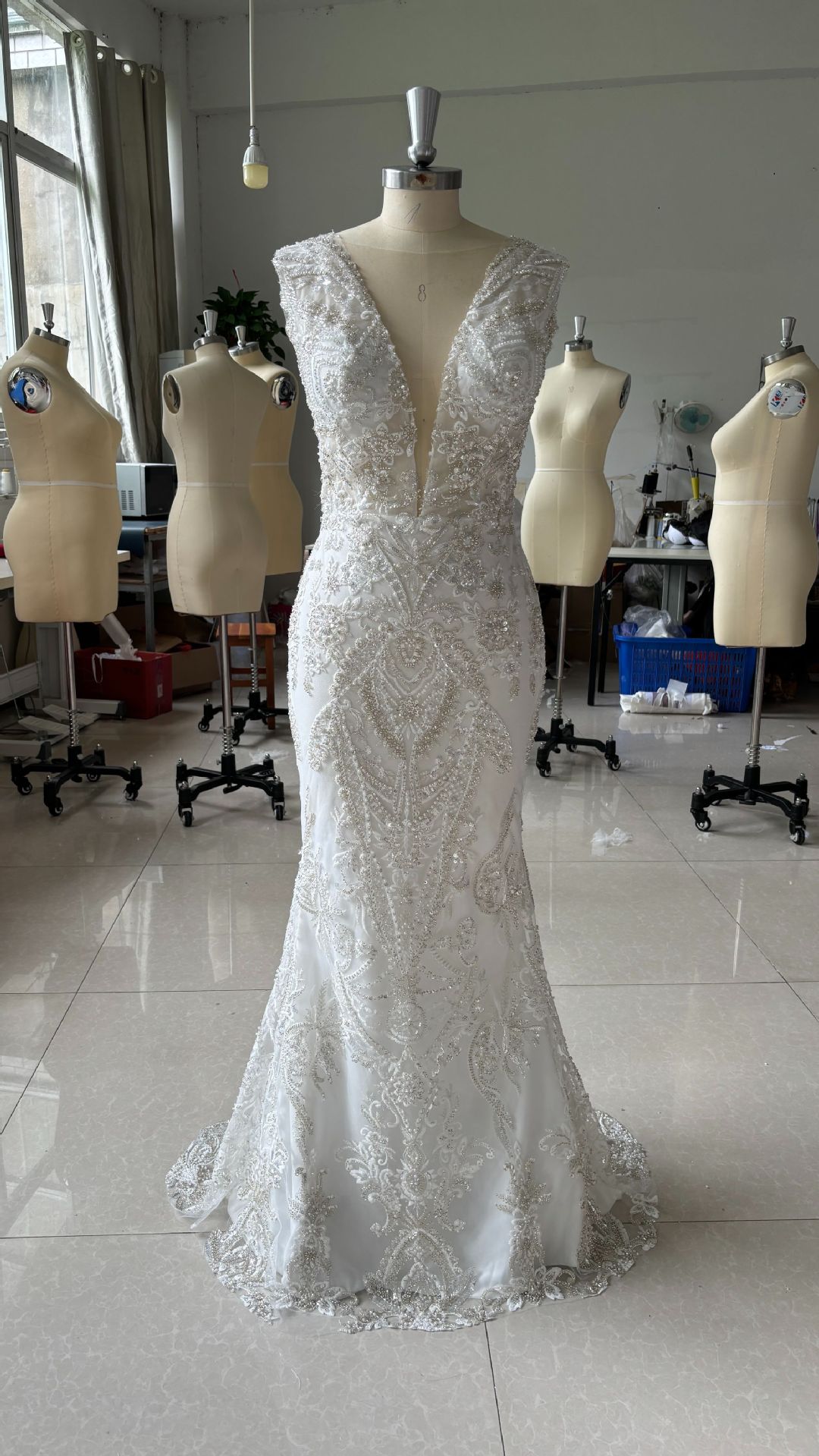 Stylish Mermaid Bridal Gowns Deep V Neck with Overskirt Wedding Dress Custom Made Lace Appliques Sleeveless Vestido de novia