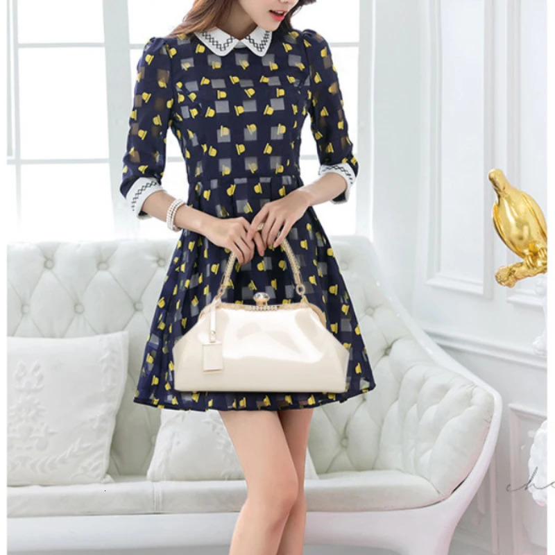 Lace leather bright face womens bag bridal wedding atmosphere diamond handle womens shoulder bag diagonal shoulder bag 240704