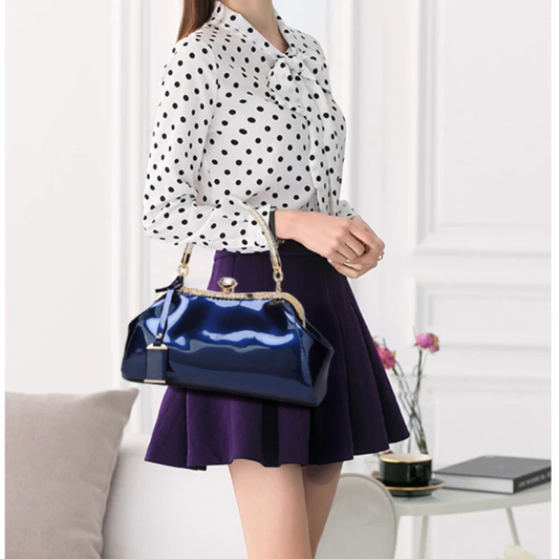 Lace leather bright face womens bag bridal wedding atmosphere diamond handle womens shoulder bag diagonal shoulder bag 240704