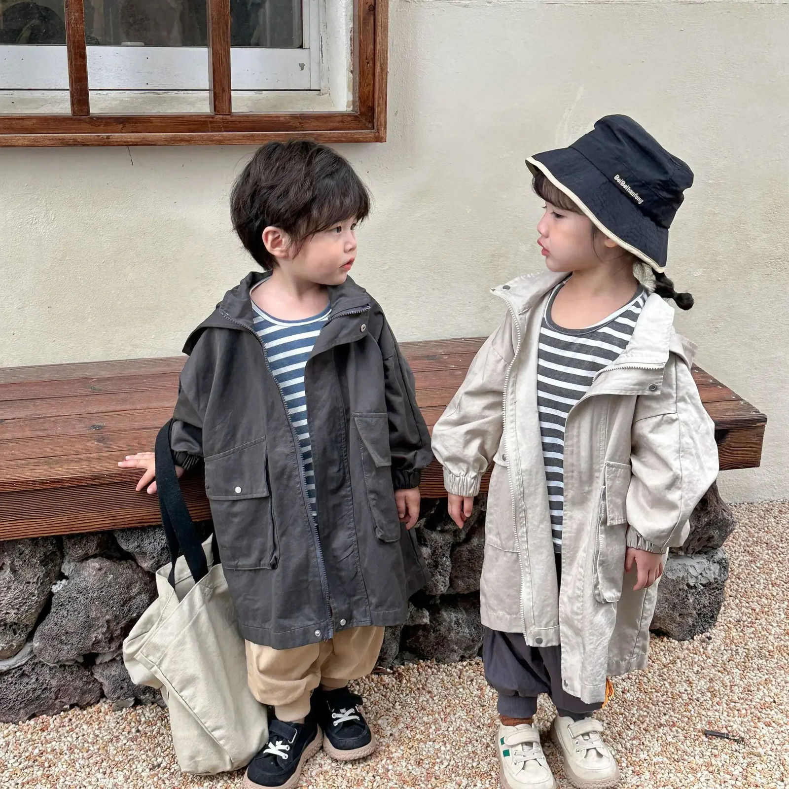 4561D Childrens Coat Long Trench Coat Spring Girls Hooded Windbreaker Korean Casual Loose Boys Coat Outerwear 240711
