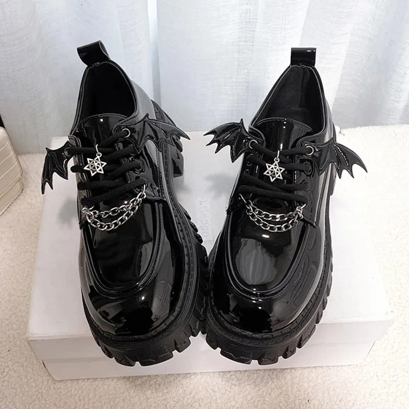 Fashion Metal Chain Mary Janes for Women Patent Leather Gothic Lolita Shoes Woman College Style Platform Jane 240718