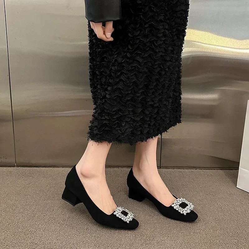Bride Wedding Silk Pointed Pumps Versatile Rhinestone Square Buckle Shallow Mouth Single Shoes Womens Thick Low Heels 240718