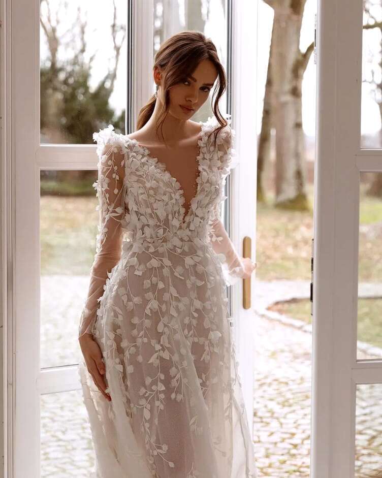 Elegant Appliques Backless Wedding Dresses For Women Embroidery Beaded Bridal Gowns Long Sleeve Formal Ocn Vestido De Novia