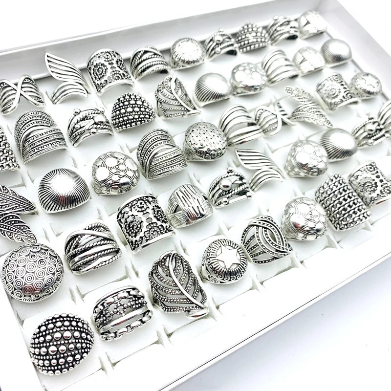 Wholesale of 100 pieces/batch of mixed vintage jewelry rings mens vintage carved pattern finger accessories anniversary silver plating 240710