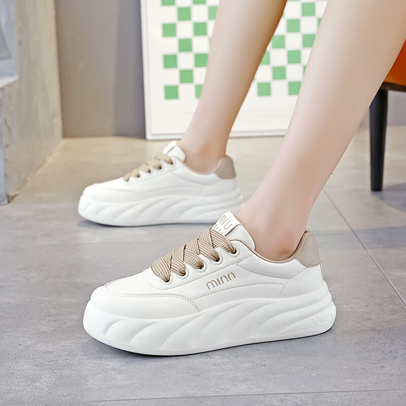 2024 Latest Women's Lightweight Casual Student Outdoor Sports Versatile Little White Shoes